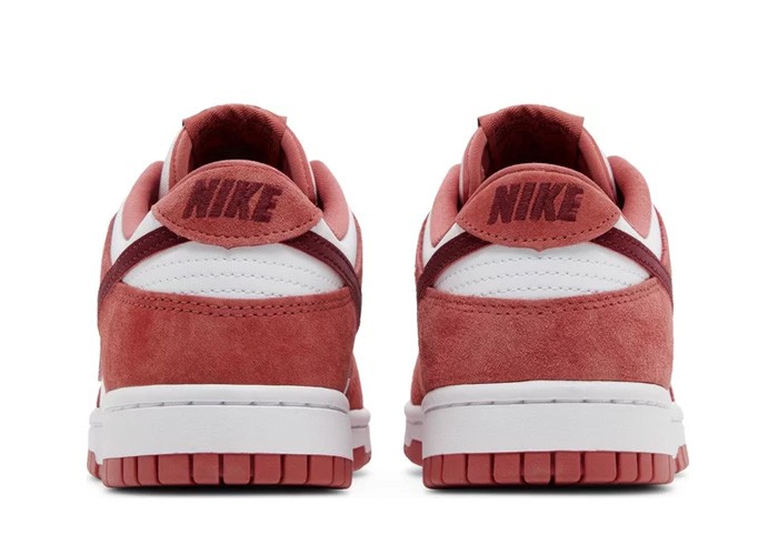 Nike Dunk Low Valentine